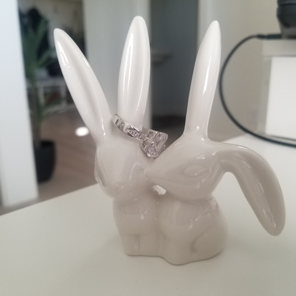Bunny Rabbit ring holder